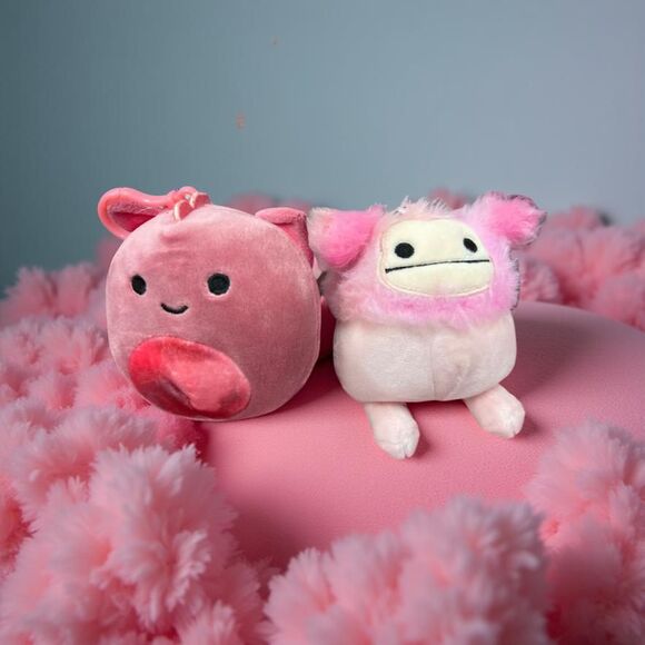 2 NWT Squishmallow Clips Yeti Bigfoot  Caparinee & Poleena - Picture 1 of 3